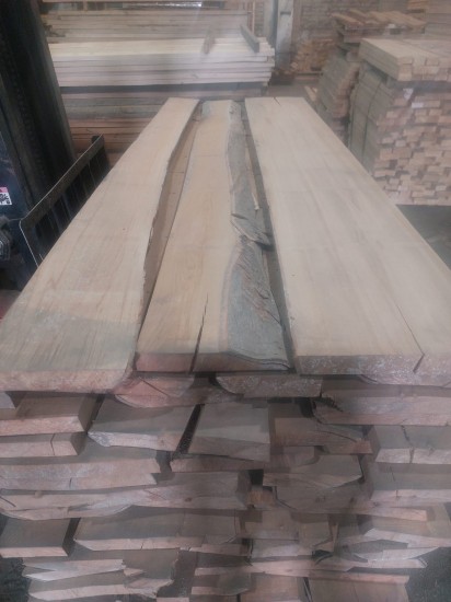 Доска столярная. Бук полуобрезной. Длина 2-3,2 м, толщина 30 мм