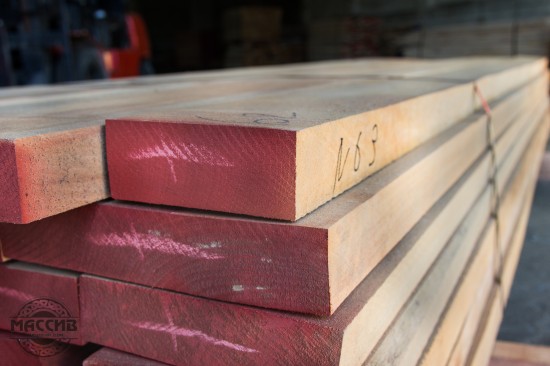 Доска столярная. Бук. Длина 0,4-0,9 м, толщина 30 мм.