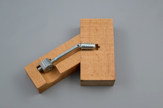 Крепежная угловая стяжка для ДСП и мягкой древесины ZipBolt 11.720