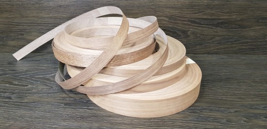 Кромка 19 мм из шпона Орех Американский (с клеем)