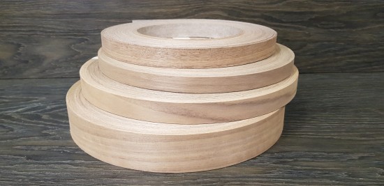 Кромка 19 мм из шпона Орех Американский (с клеем)